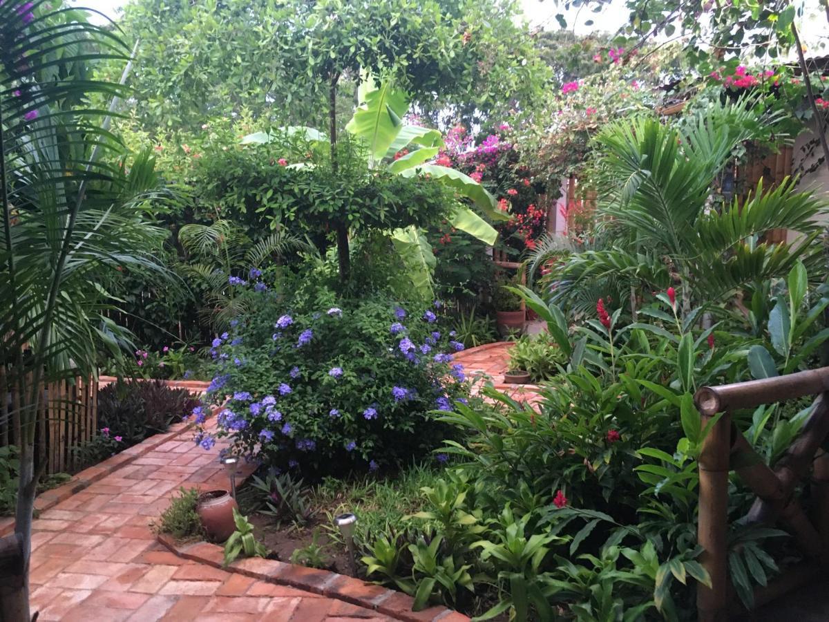 Casita Madame Hotell Puerto López Exteriör bild